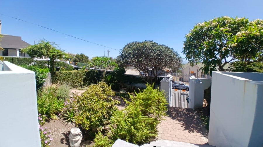2 Bedroom Property for Sale in Mossel Bay Central Western Cape